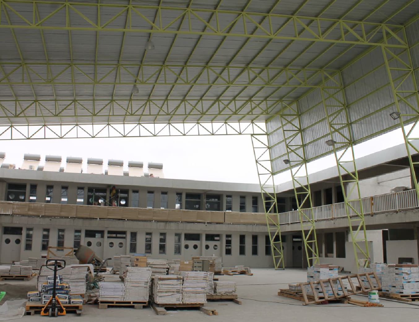 Colegio Simon Bolivar Leon / Colegio Simón Bolívar León Colegio Simon Bolivar Leon / Colegio Simón Bolívar León